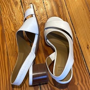 NWT Aquatalia White Sandals, Sz 9